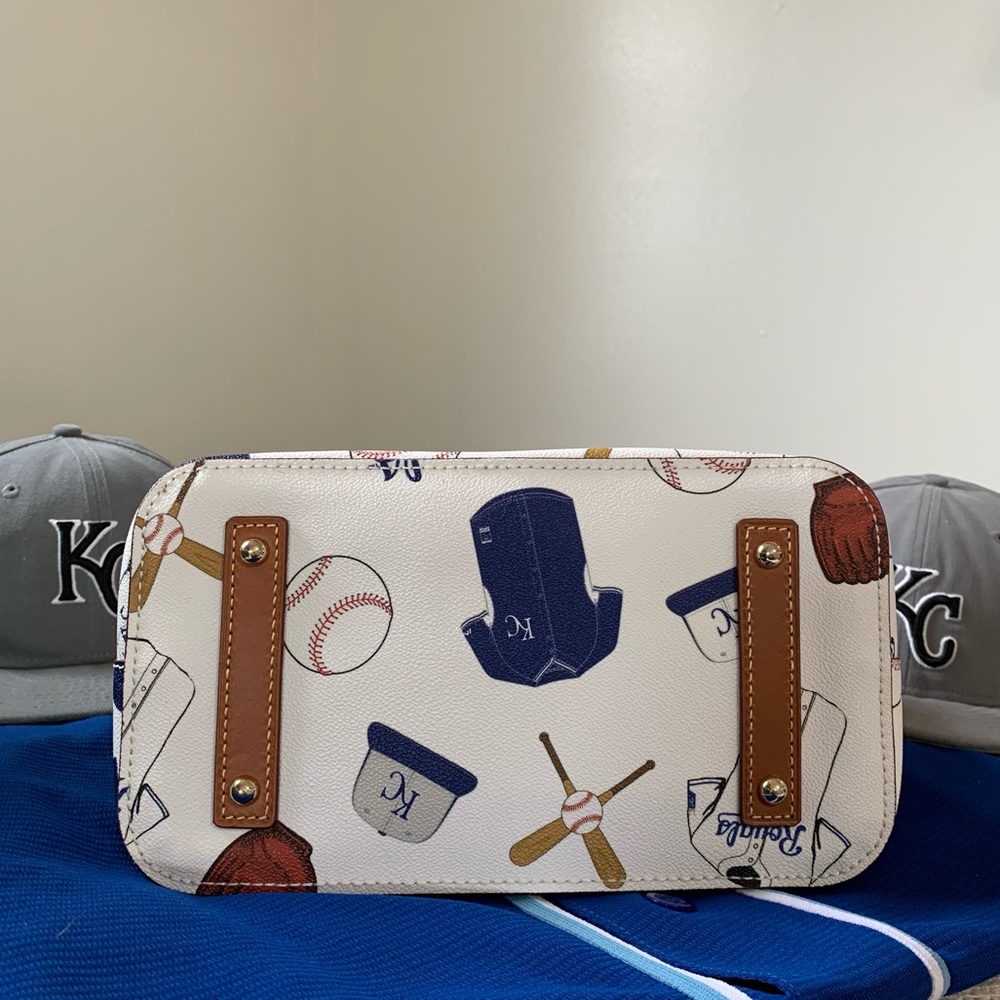 ⚾️ SALE⚾️ *NWT* D&B Dooney & Bourke KC Royals Small Celeste Bag - Picture 4 of 11